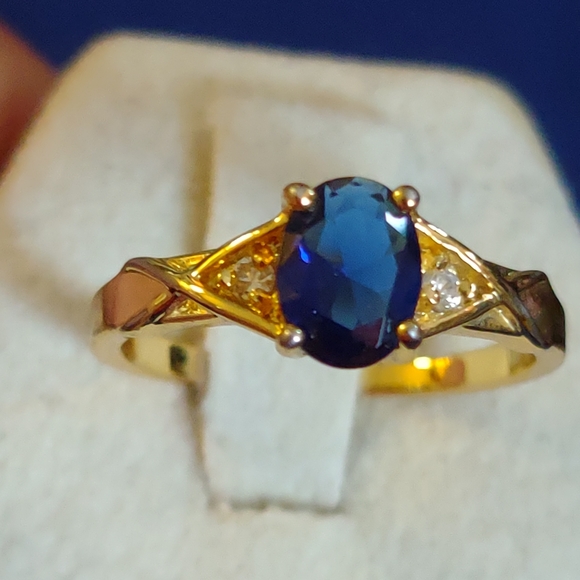 Jewelry - Blue Sapphire w rhinestones gold tone ring size 9 - nwot